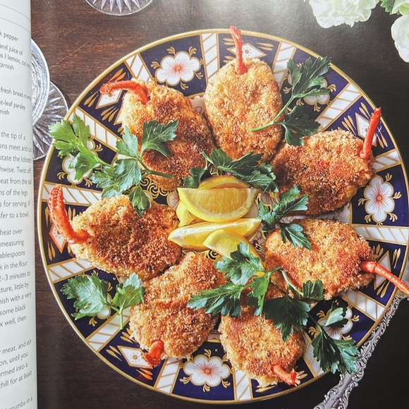 The Official Downtown Abbey Cookbook - Picture 7 of 12